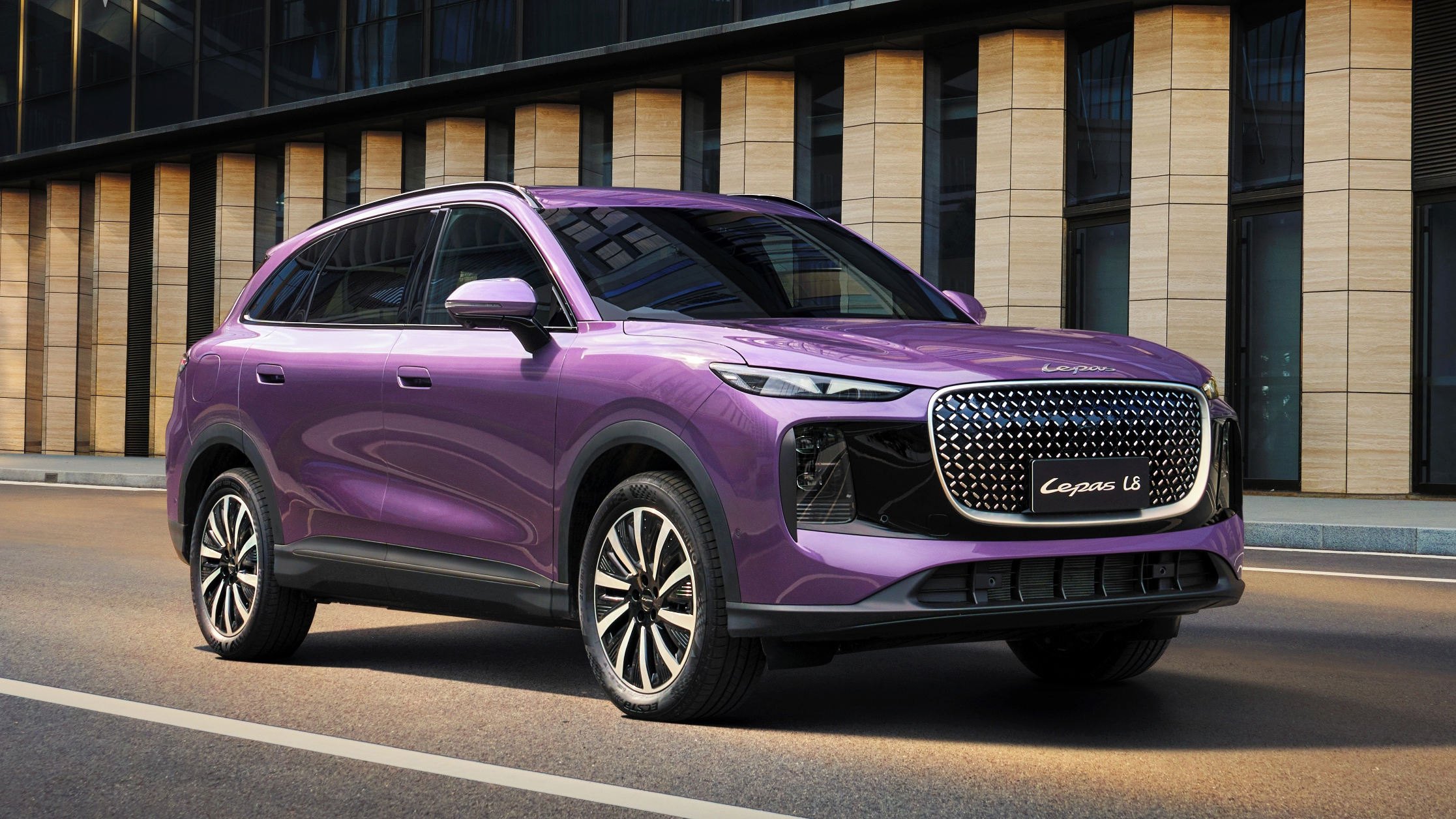 Lepas L8 - front