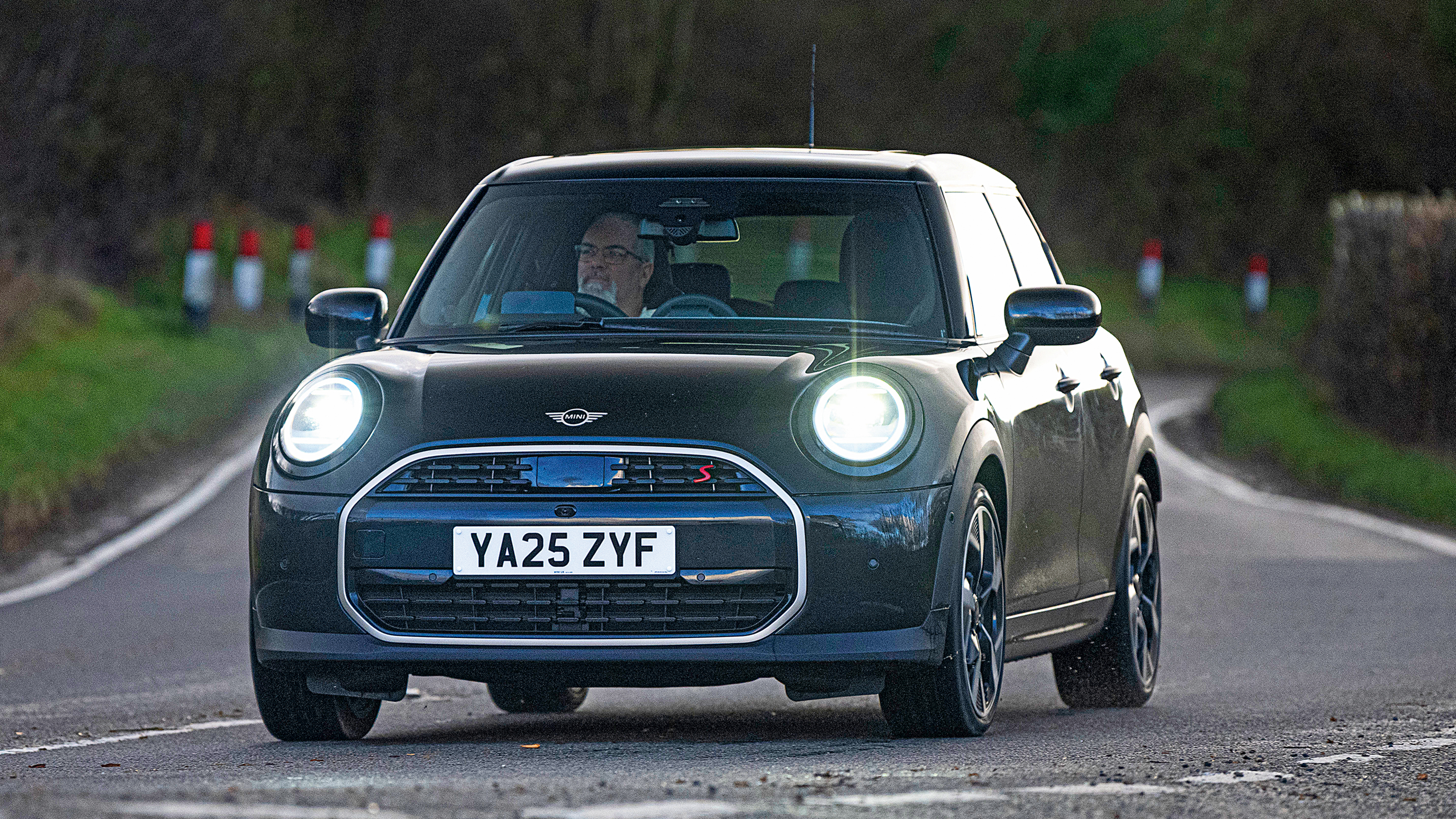 MINI Cooper S - front cornering