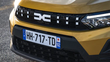 New Dacia Sandero Stepway - front grill