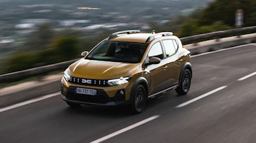 New Dacia Sandero Stepway - front overhead