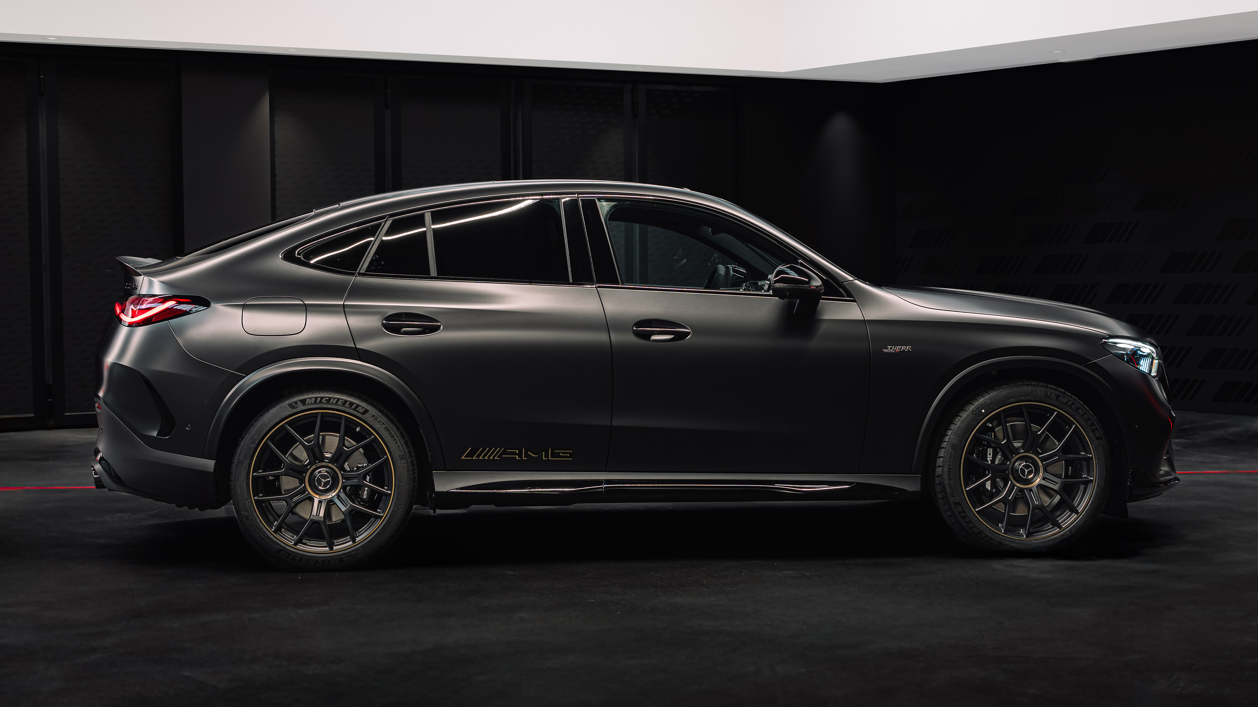 Mercedes-AMG GLC 53 Coupe - side studio