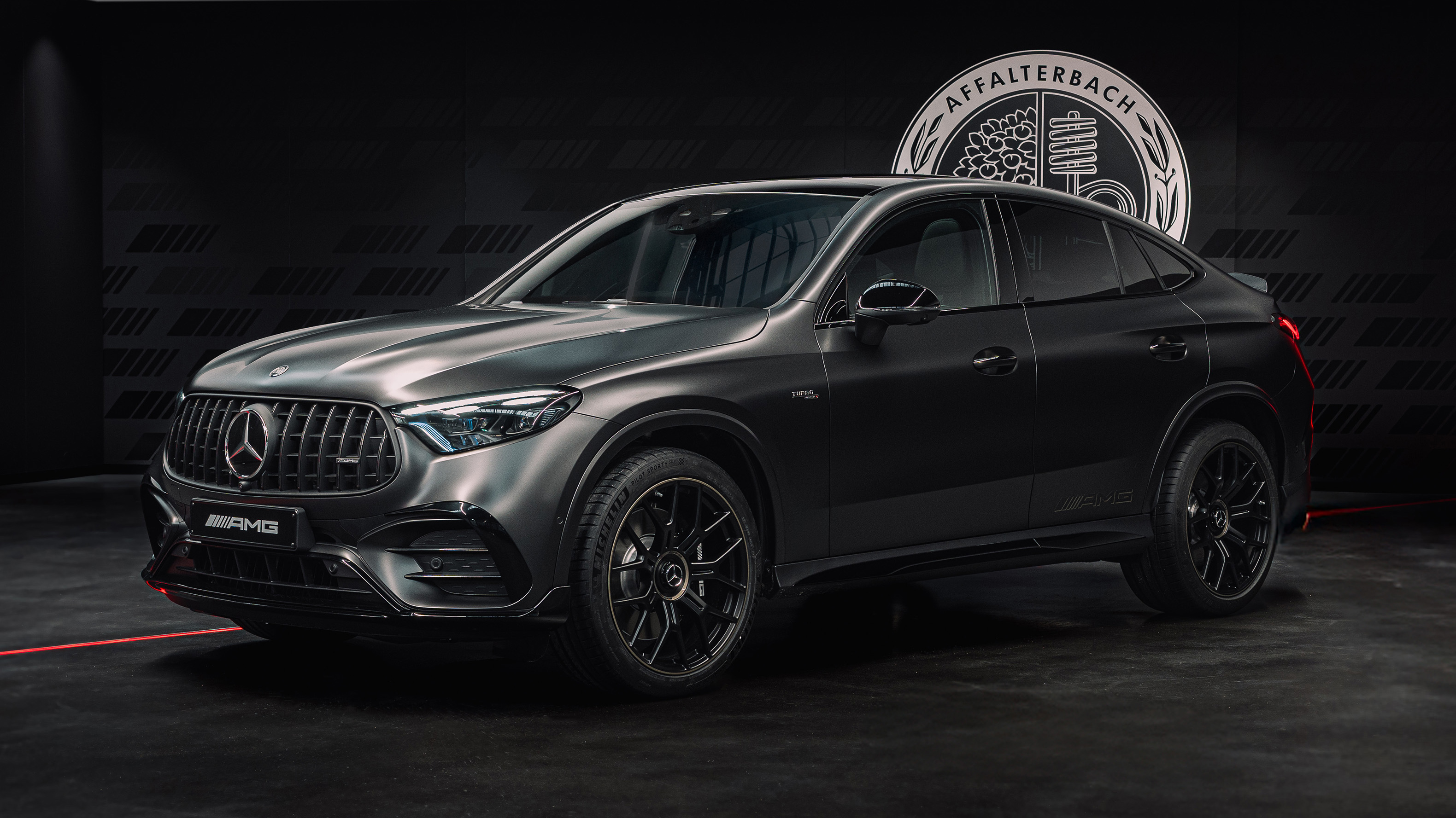 Mercedes-AMG GLC 53 Coupe - front studio