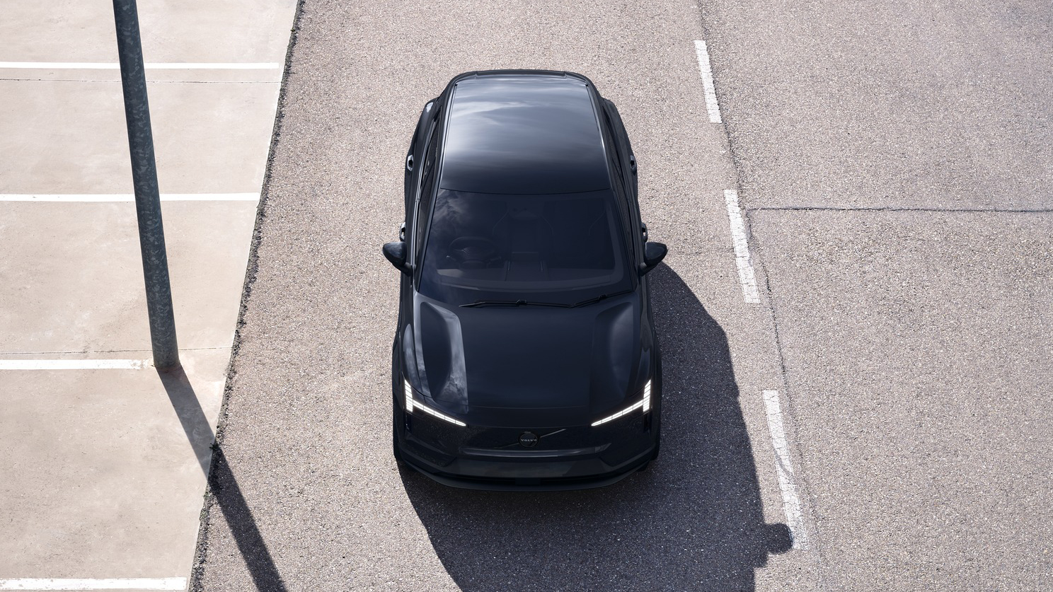 Volvo EX30 Black Edition - above