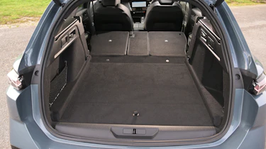 Peugeot E-308 SW facelift - boot with rear seats folded down