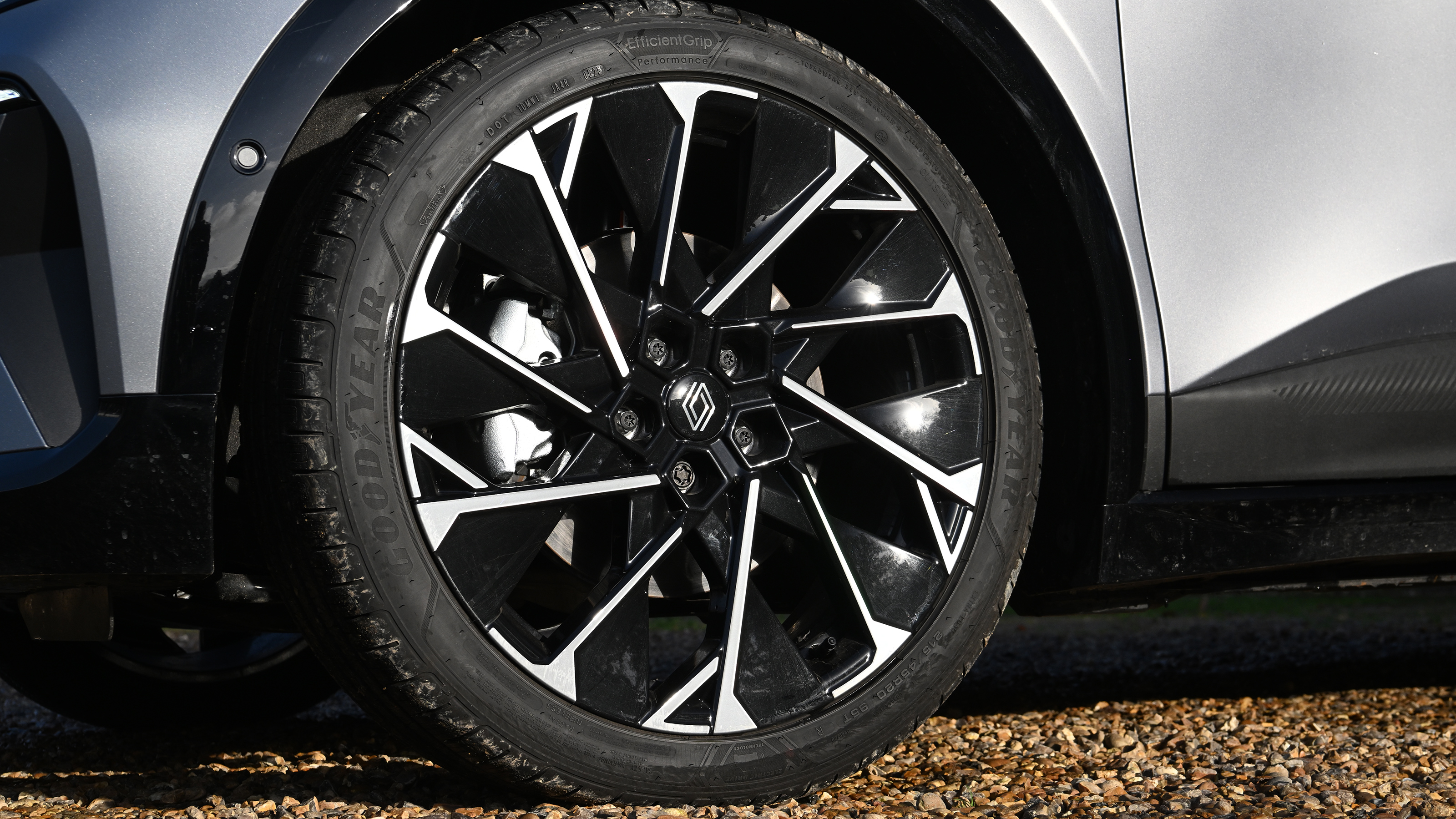 Renault Megane E-Tech - wheel