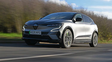 Renault Megane E-Tech - front tracking