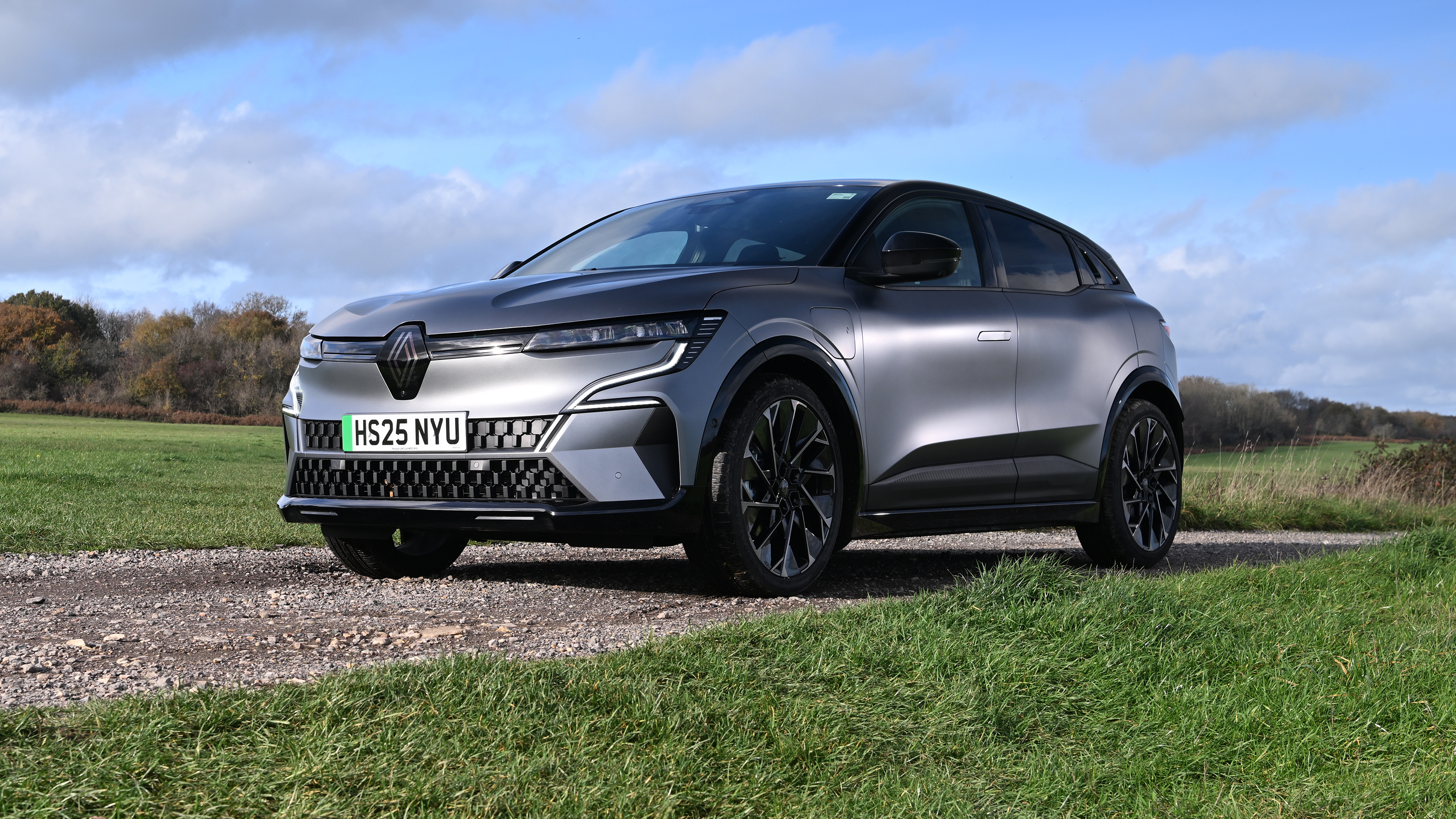 Renault Megane E-Tech - front static