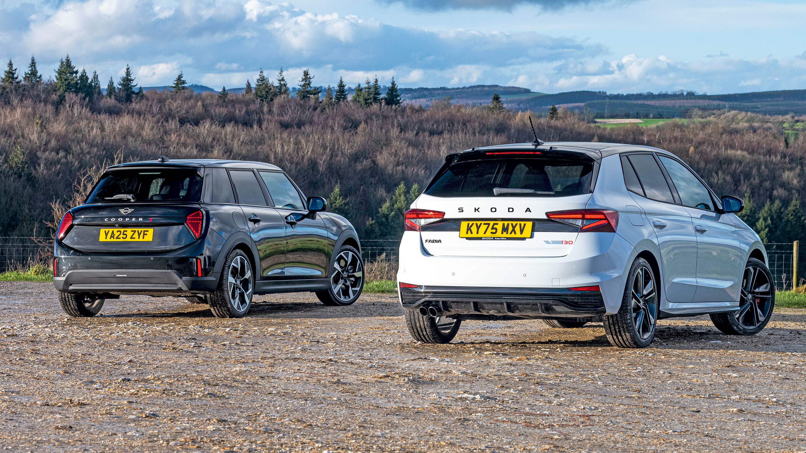 Skoda Fabia 130 vs MINI Cooper S - rear 3/4
