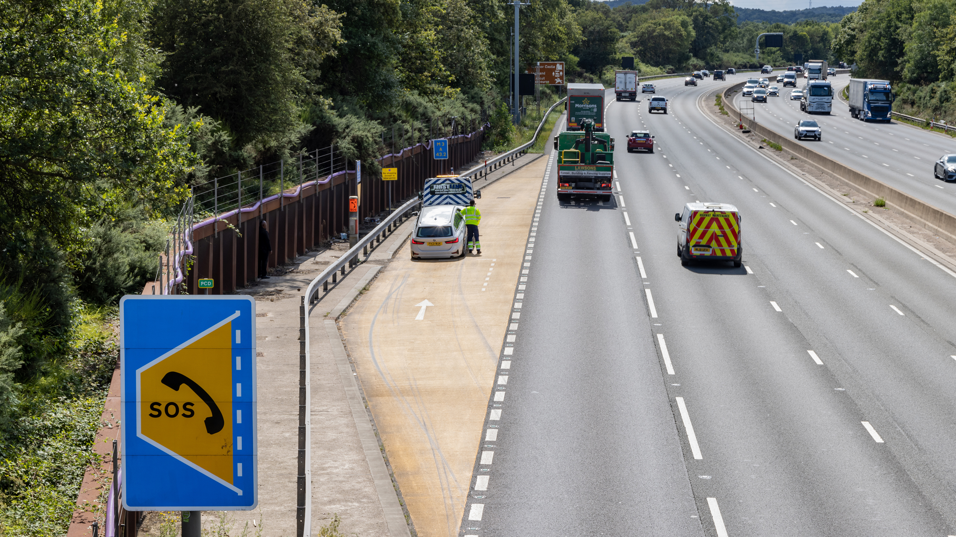 Smart motorway refuge bay