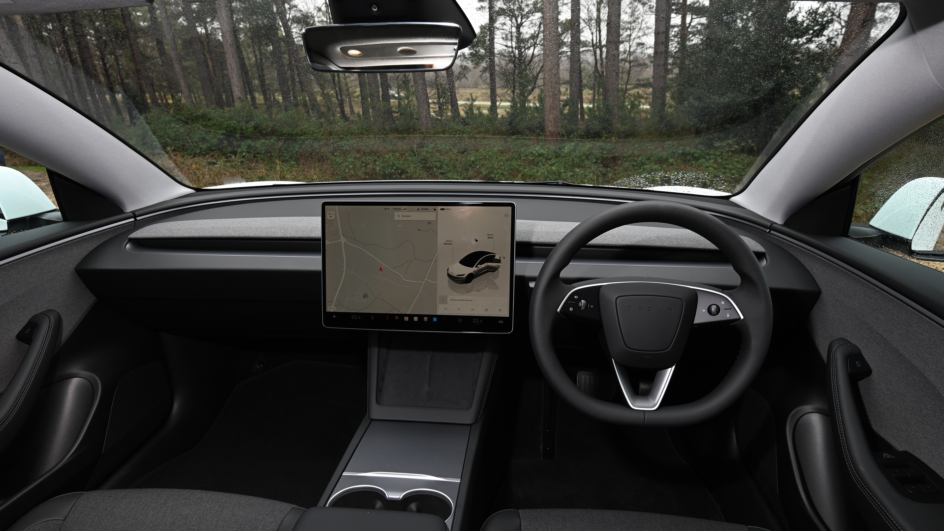 Tesla Model 3 RWD - dashboard