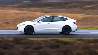 Tesla Model 3 RWD - side action