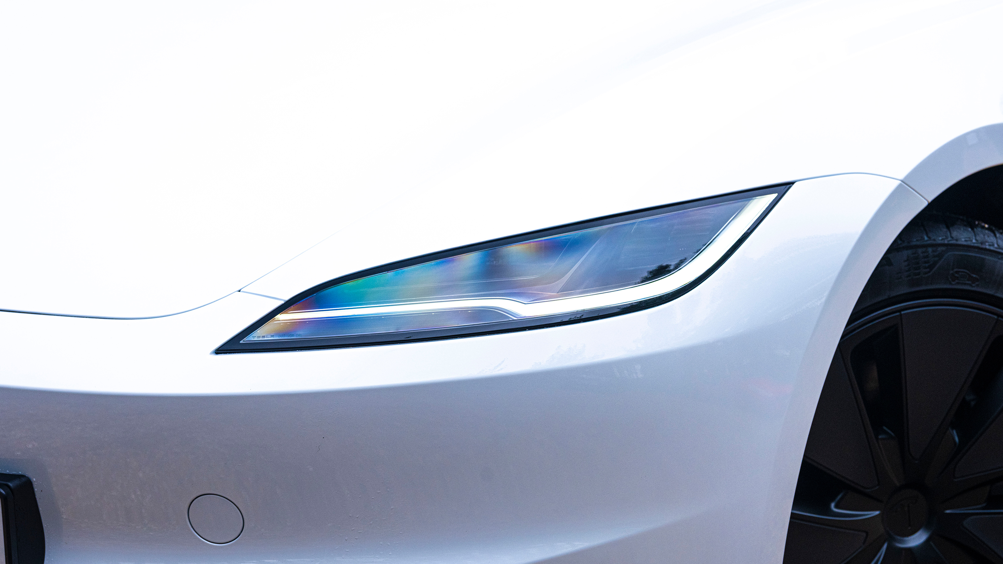 Tesla Model 3 RWD - headlight