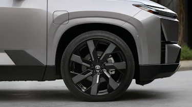 Toyota Highlander BEV - front wheel