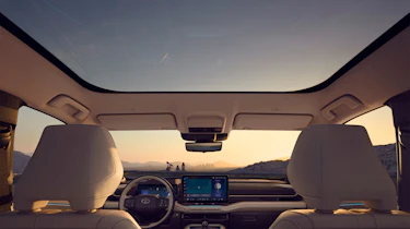 Toyota Highlander BEV - sunroof