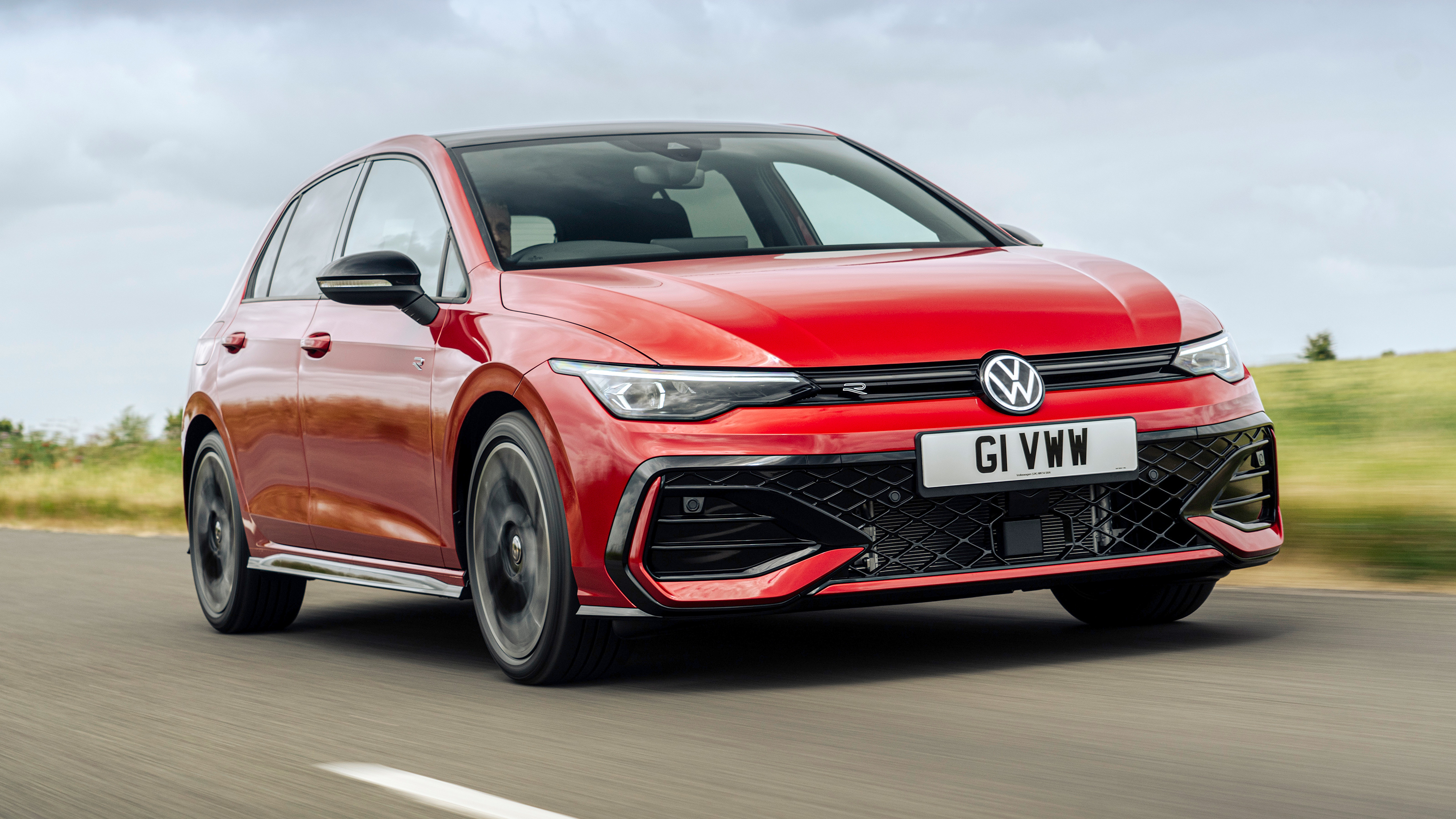 Volkswagen Golf - front tracking