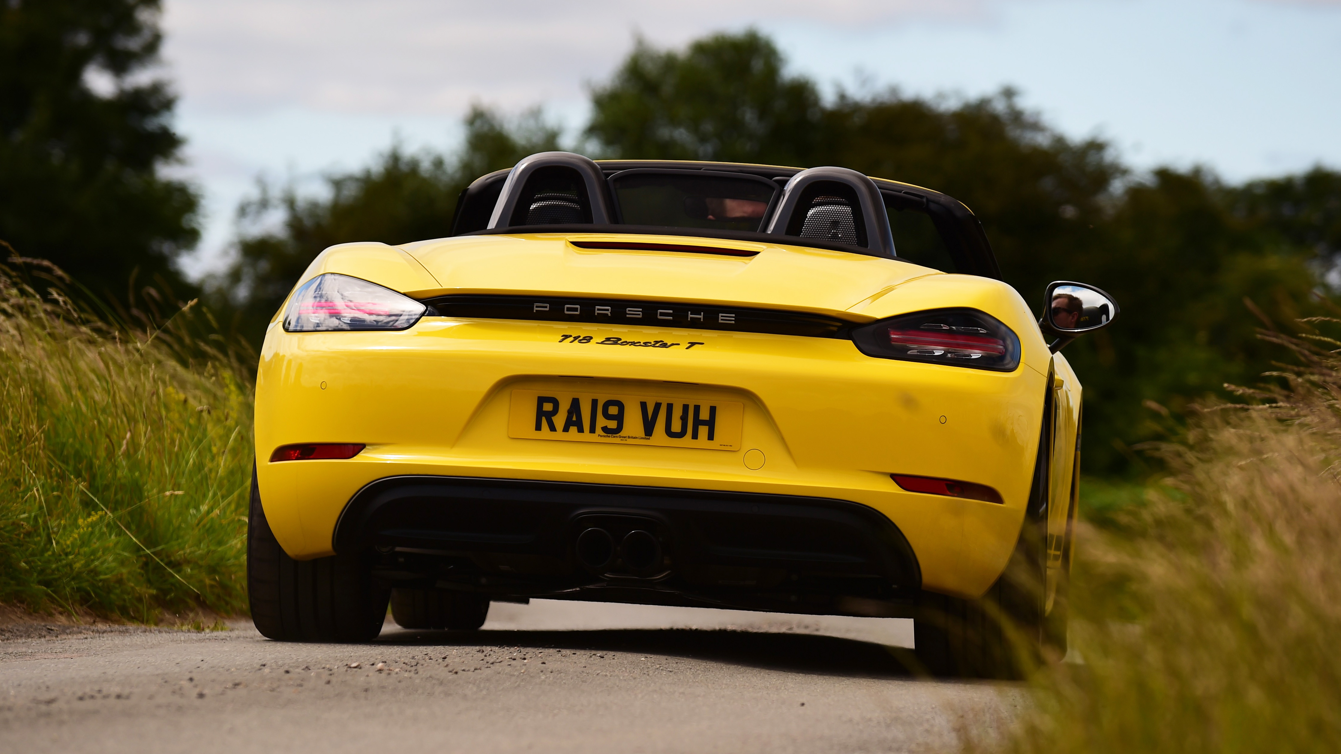Used Porsche 718 Boxster Mk4 - rear action