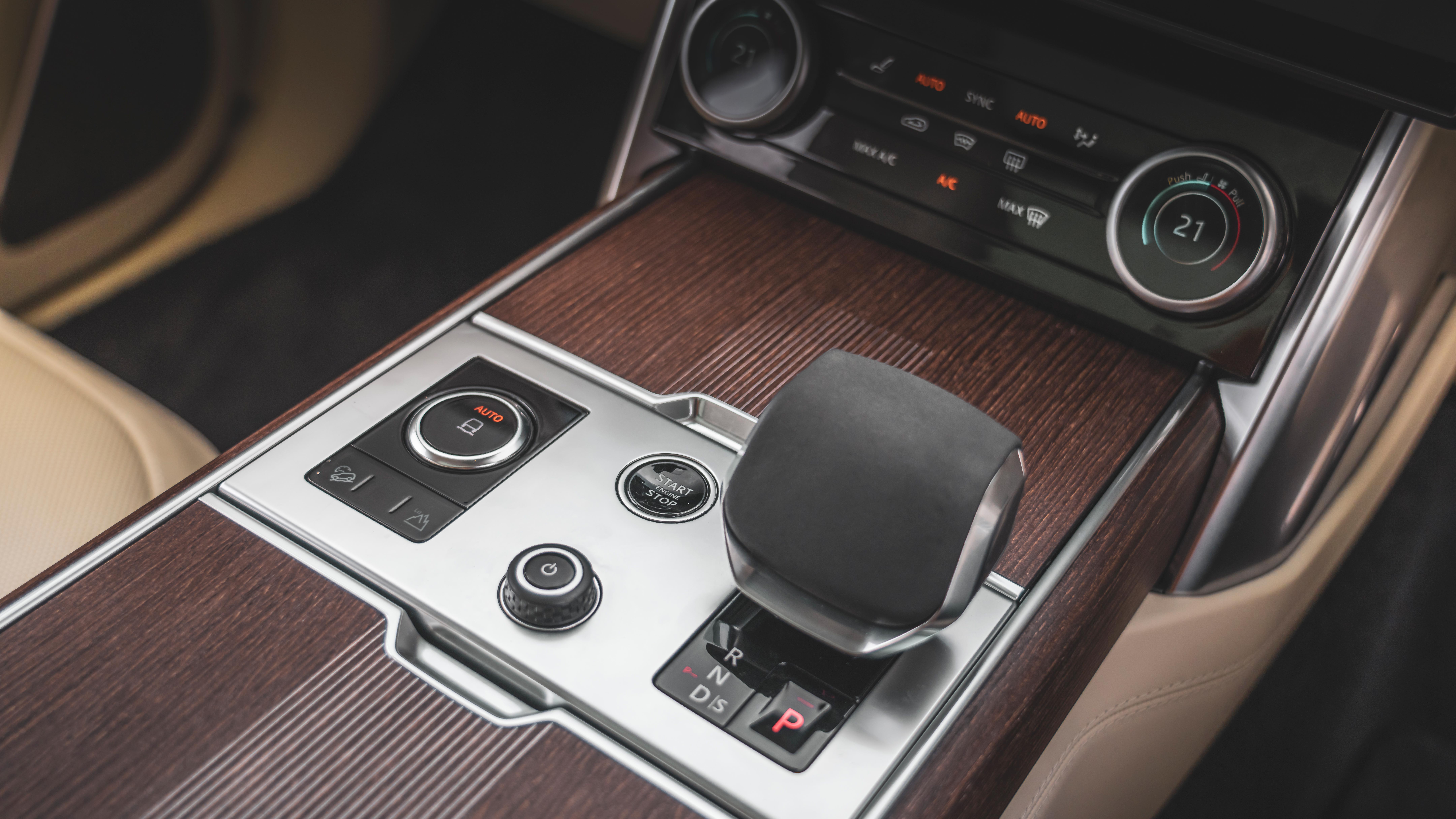Used Range Rover Mk5 - centre console