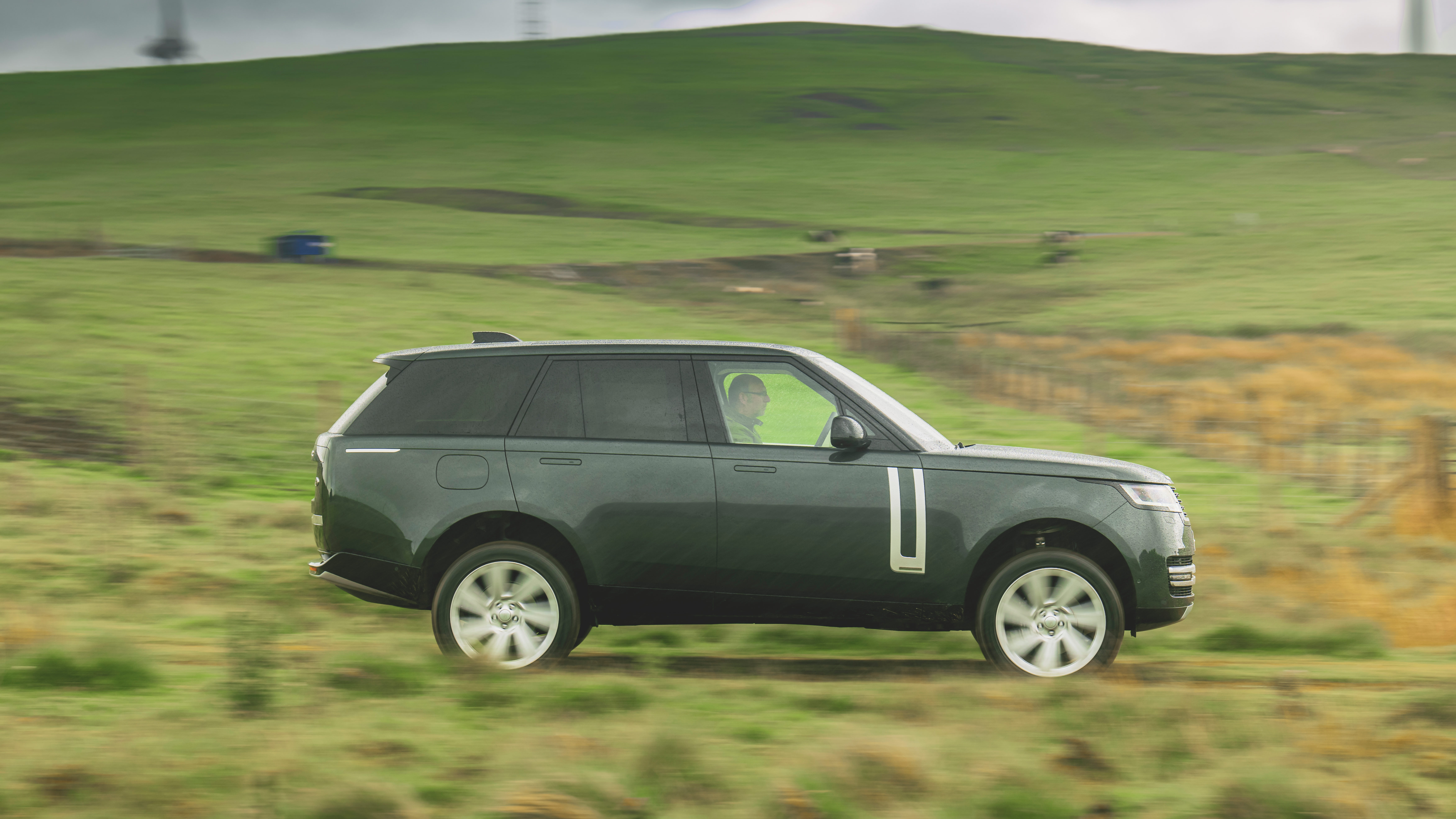 Used Range Rover Mk5 - side