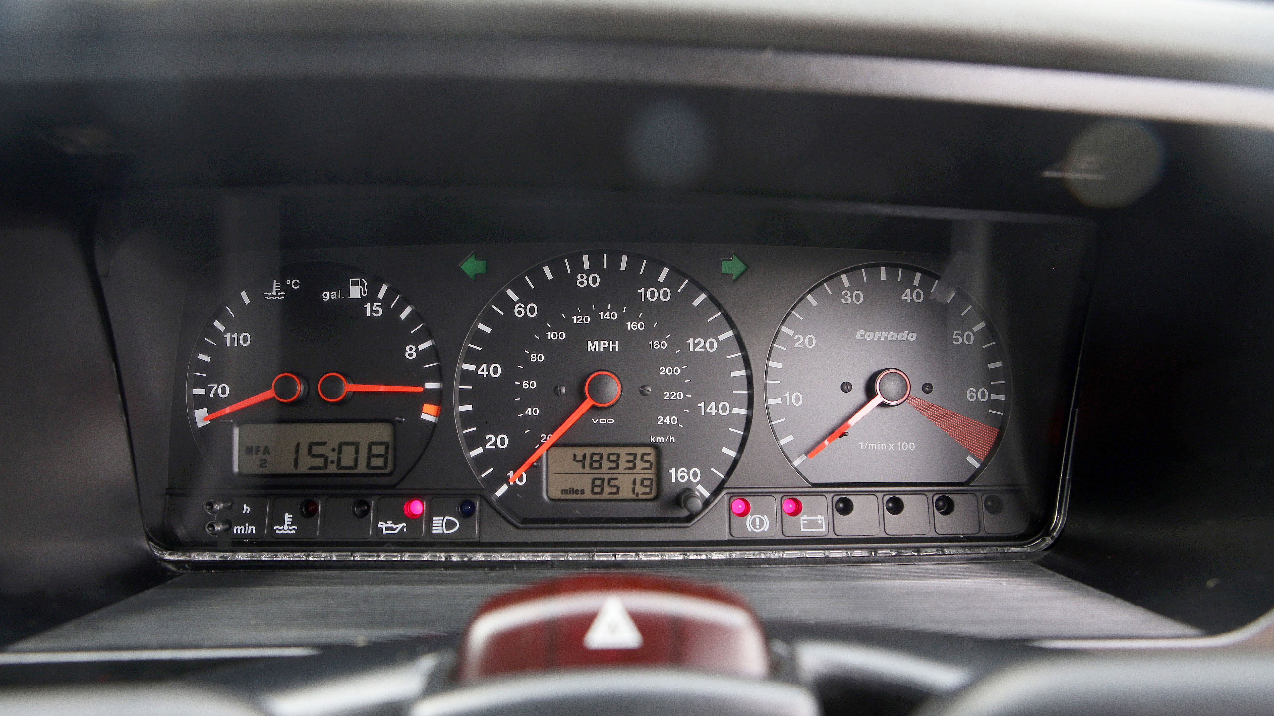 Used Volkswagen Corrado - dials