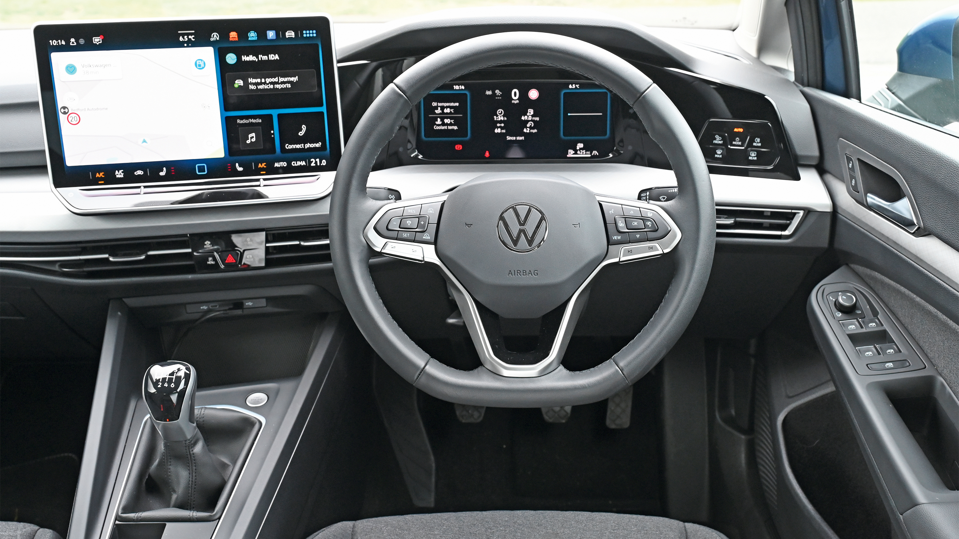 Volkswagen Golf - driver view