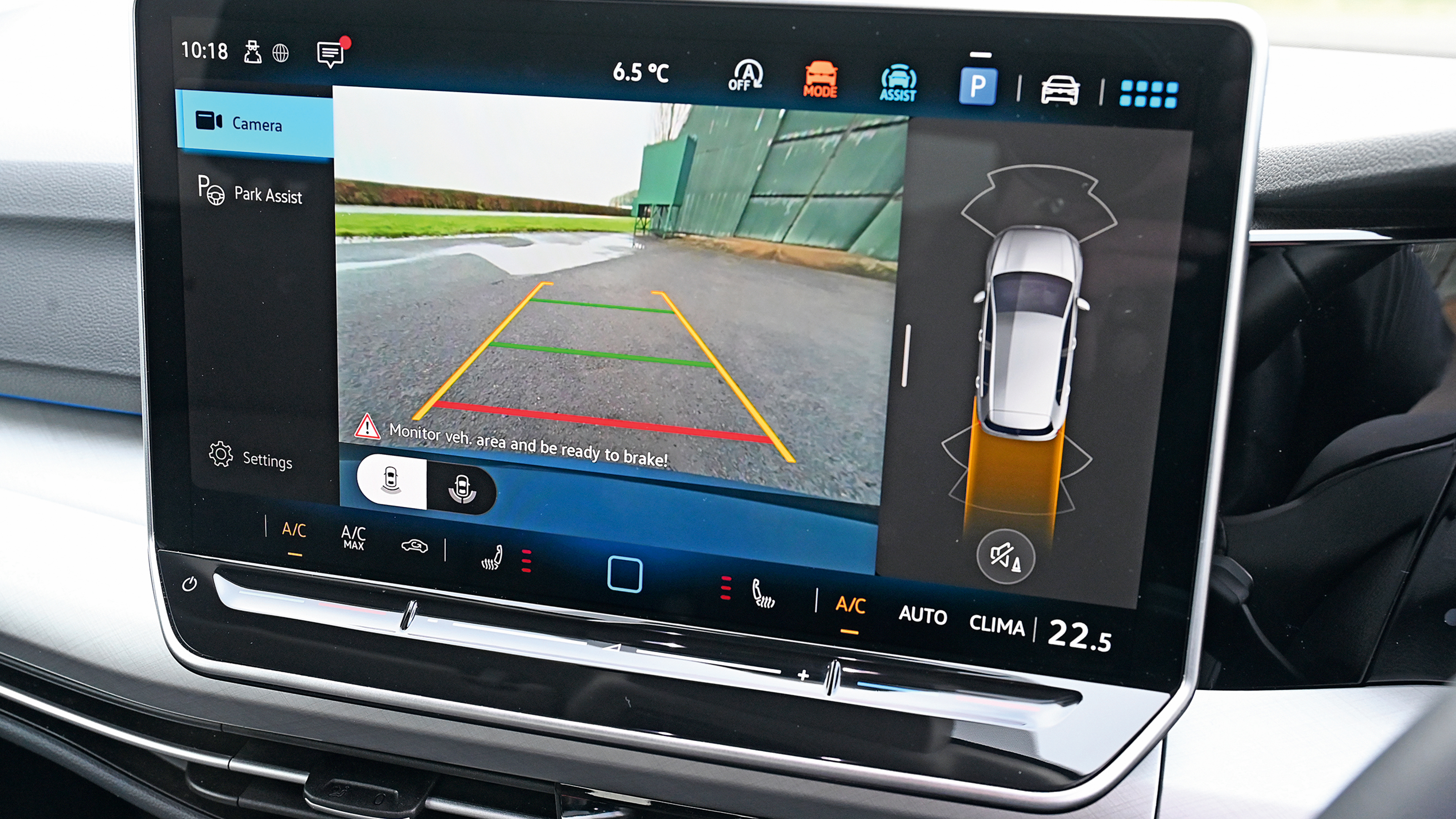 Volkswagen Golf - reversing camera