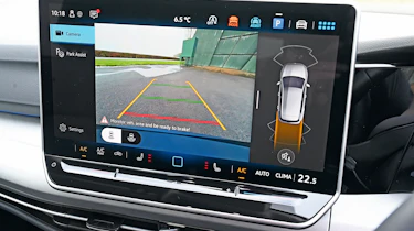 Volkswagen Golf - reversing camera
