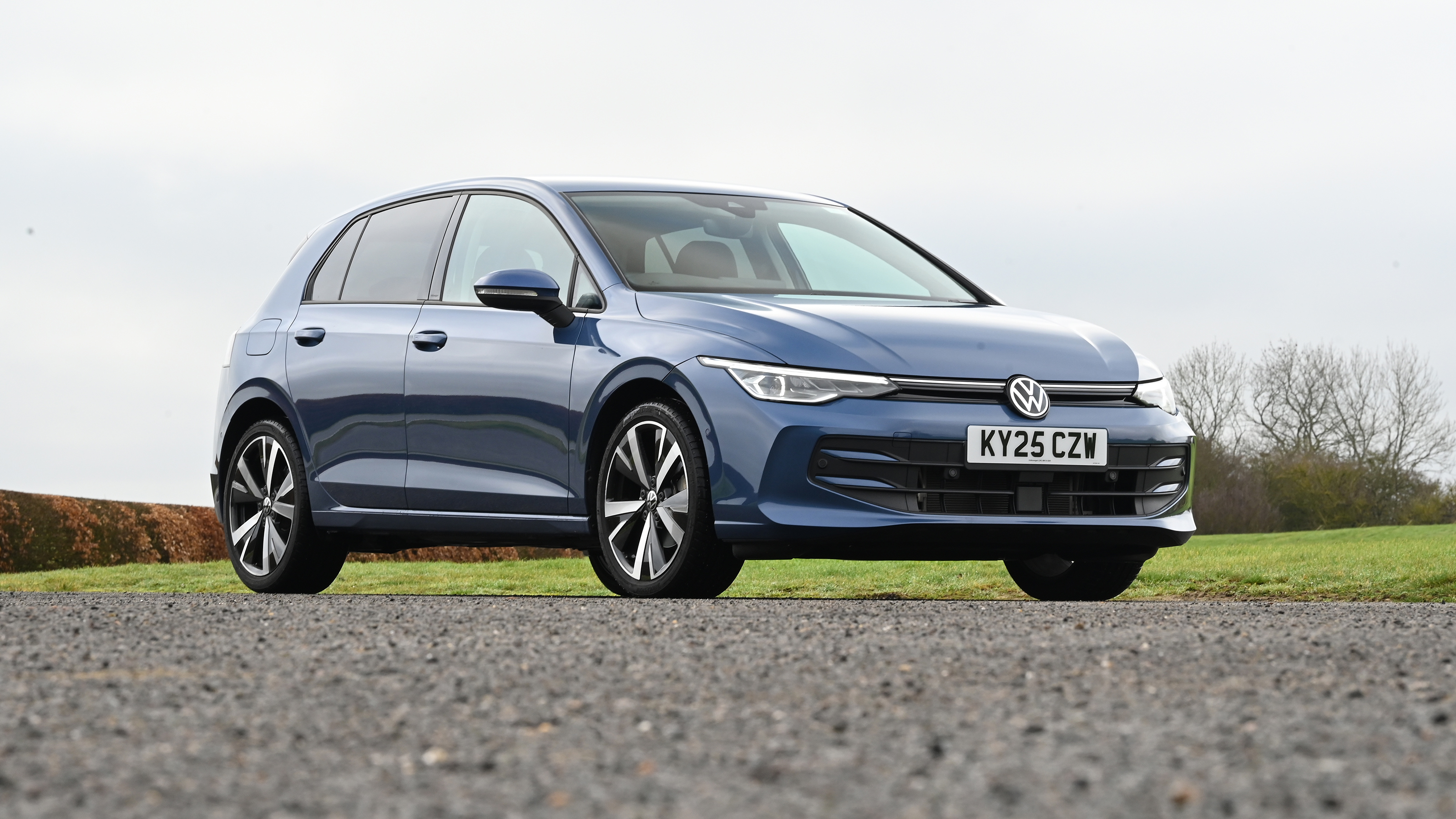 Volkswagen Golf - front static