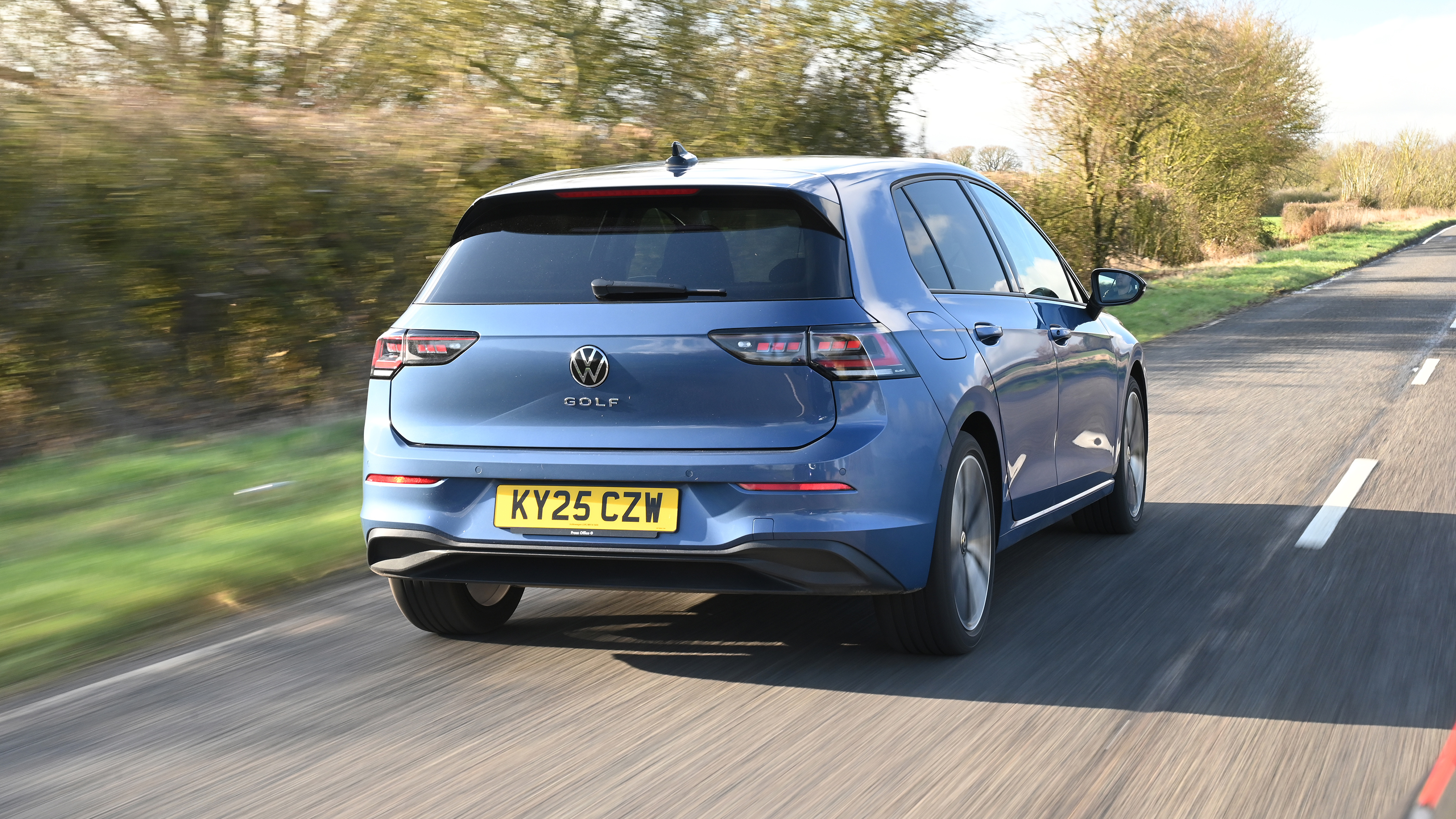 Volkswagen Golf - rear tracking