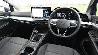 Volkswagen Golf - dashboard