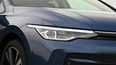 Volkswagen Golf - headlight