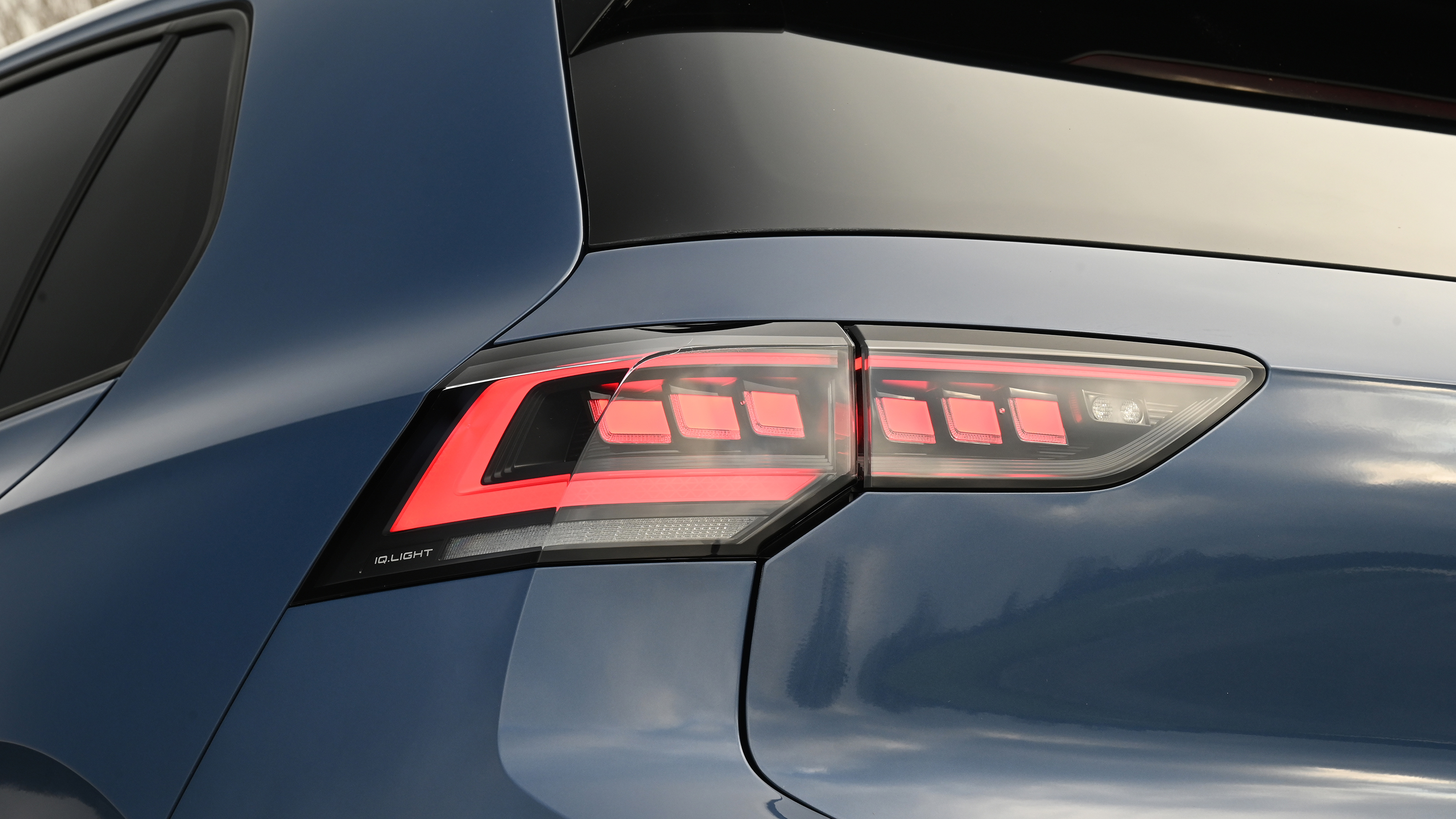 Volkswagen Golf - tail light