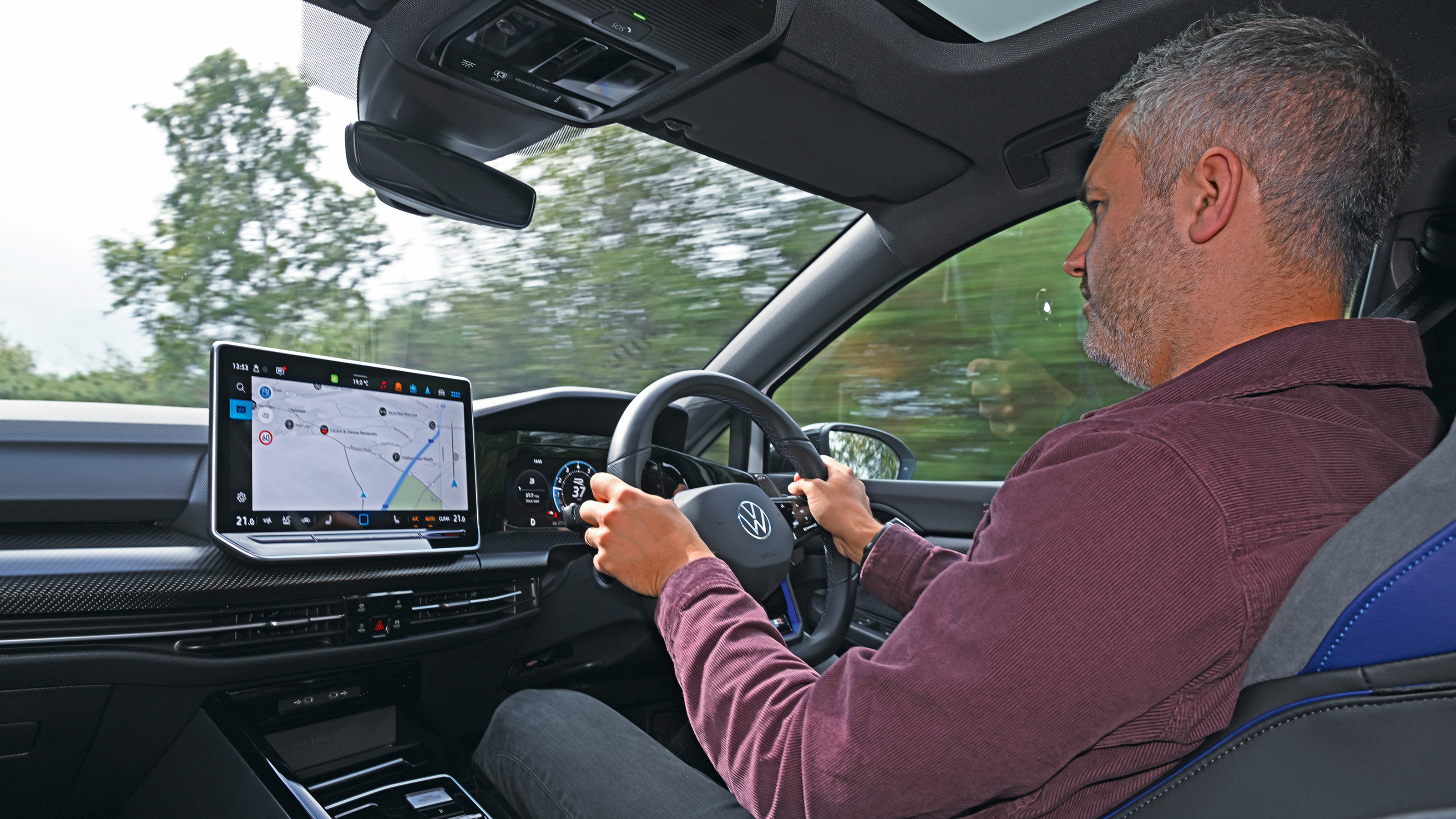 Volkswagen Golf R - driving