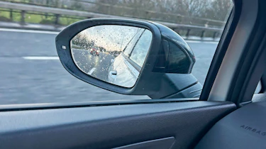 Volkswagen Golf R - wing mirror