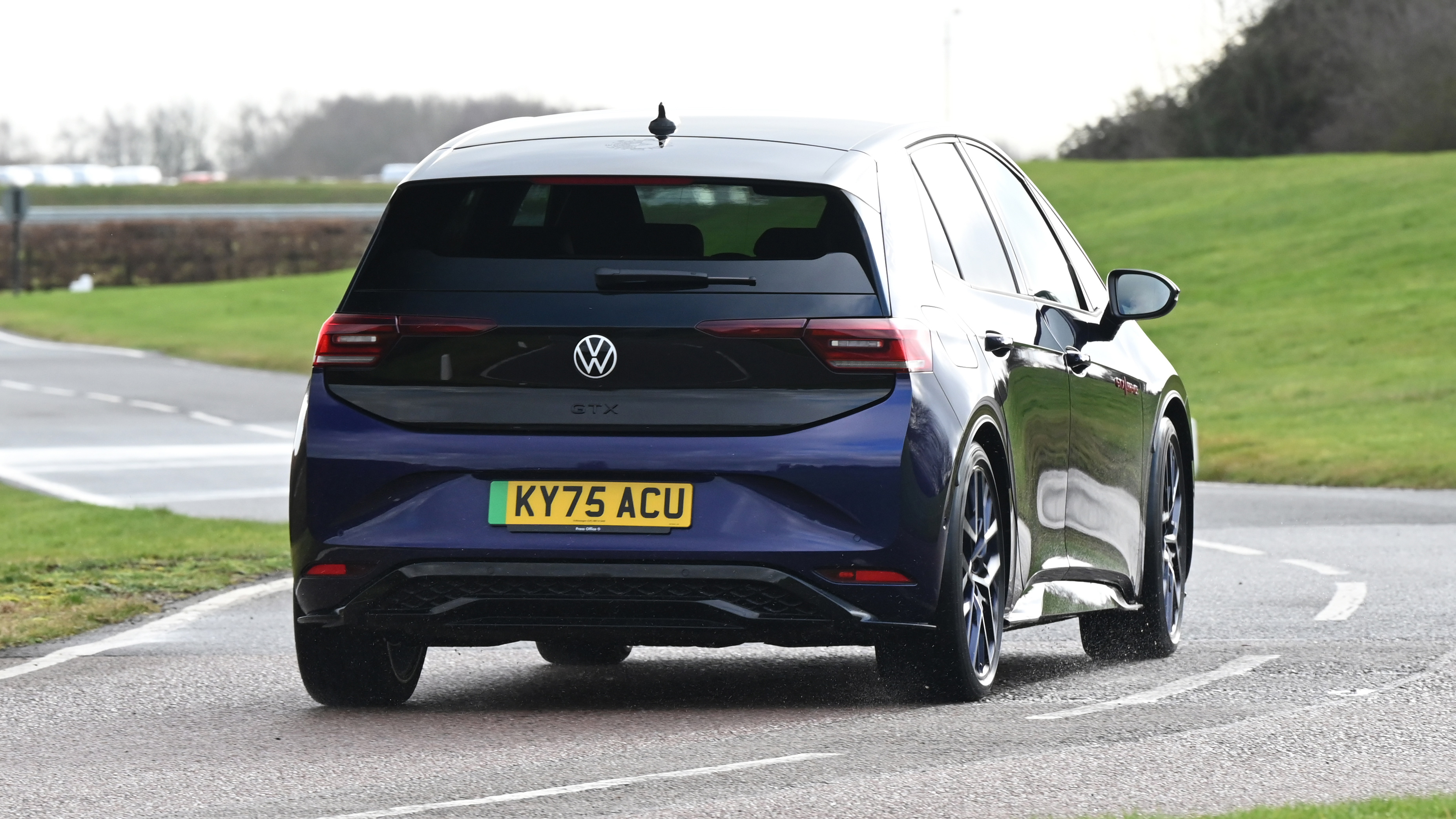 Volkswagen ID.3 GTX Fire &amp; Ice - rear action