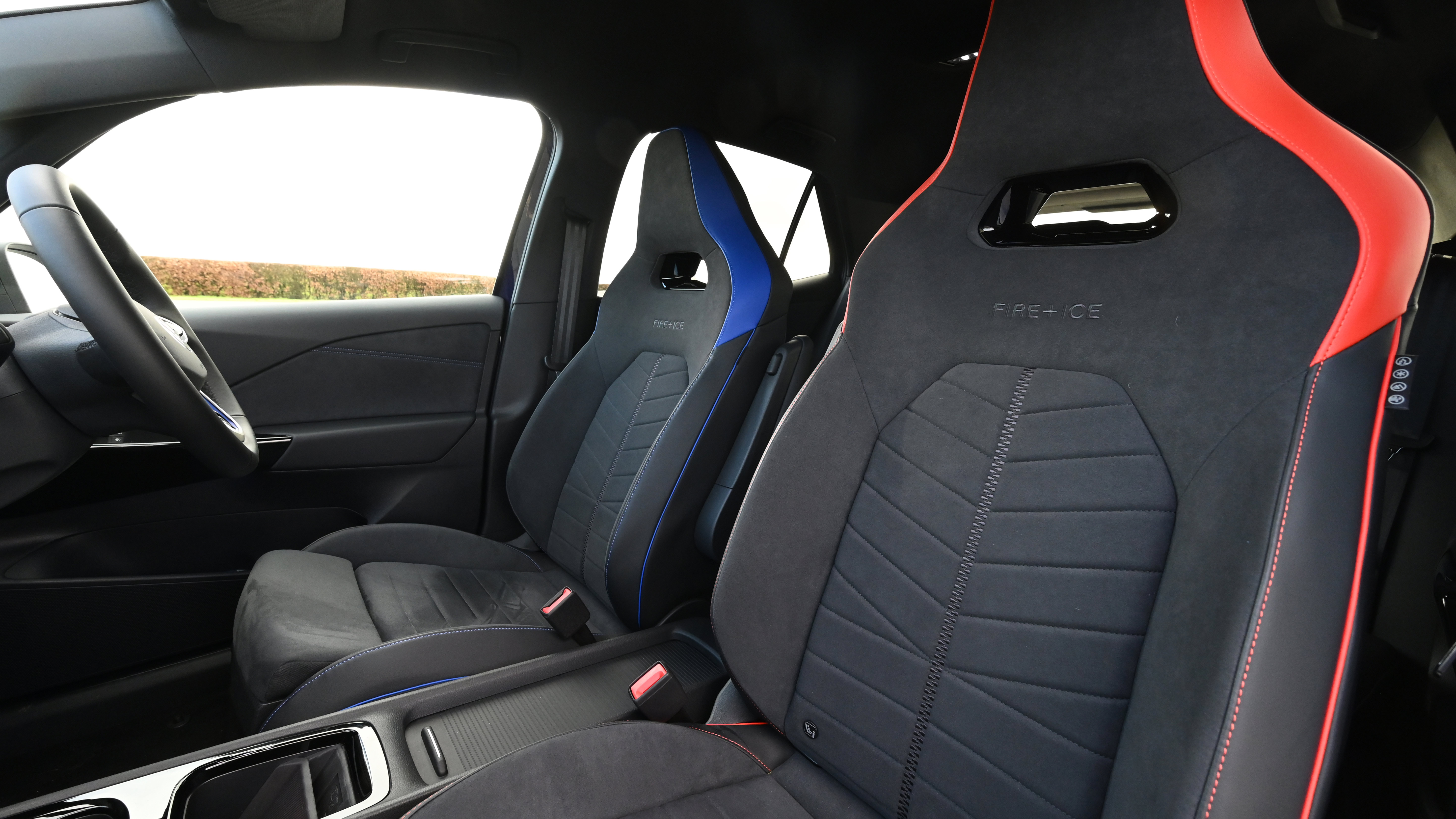 Volkswagen ID.3 GTX Fire &amp; Ice - front seats