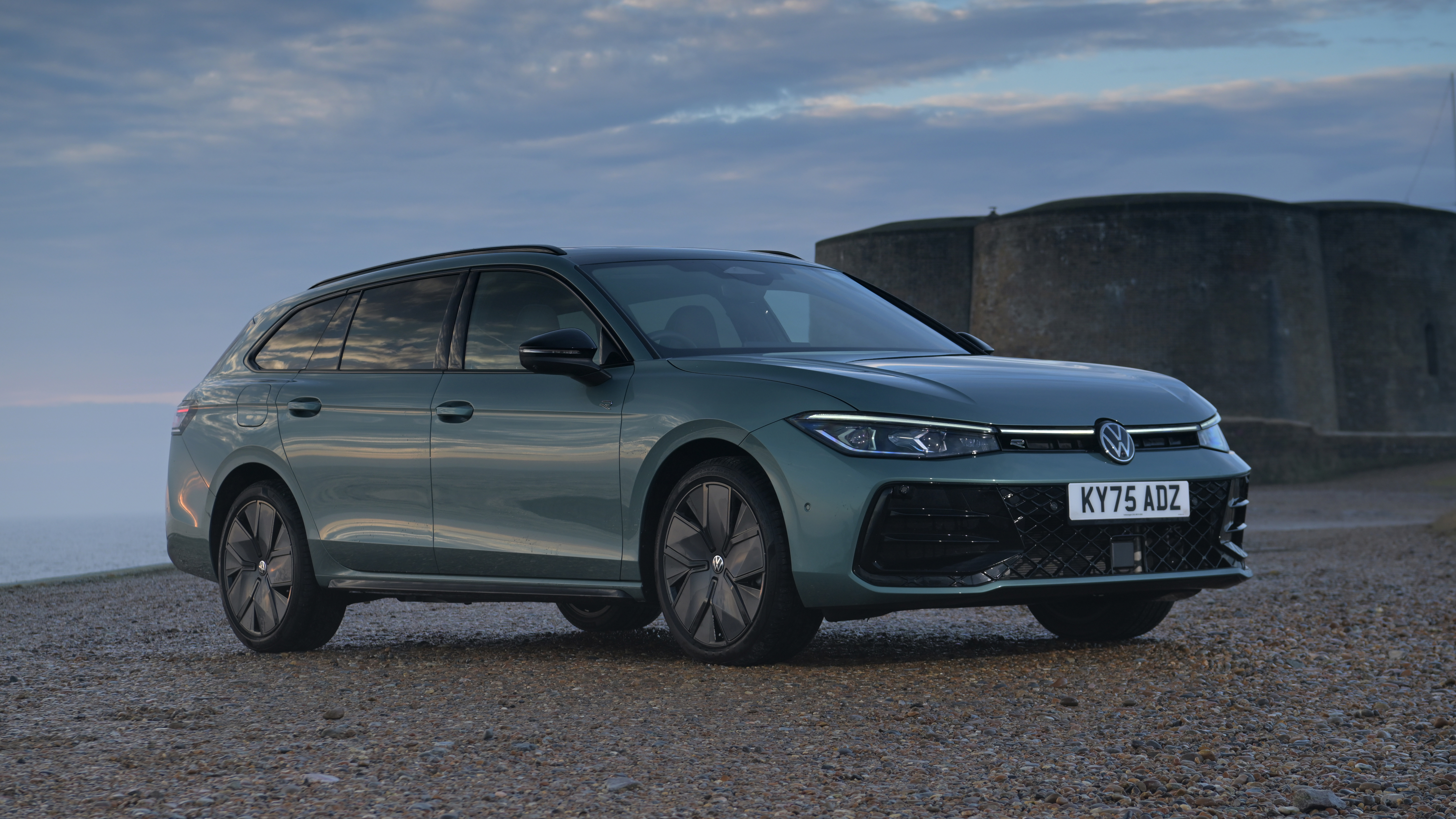 New Volkswagen Passat Estate - front static 