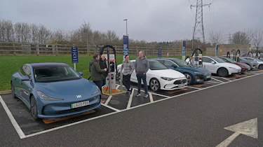 Winter range test - cars charging