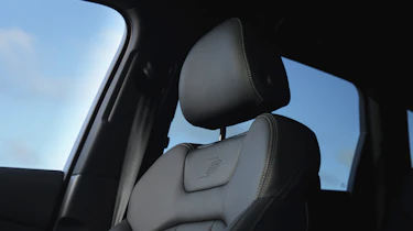 Audi Q7 - headrest