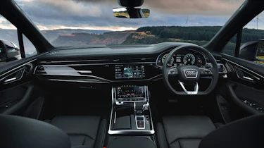 Audi Q7 - interior overview