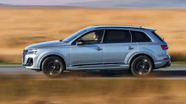 Audi Q7 - side profile