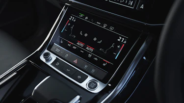 Audi Q7 - climate controls