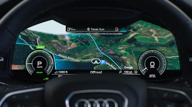 Audi Q7 - driver display maps