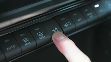Alfa Romeo Junior - climate buttons