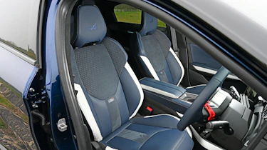 Alpine A390 - front seats