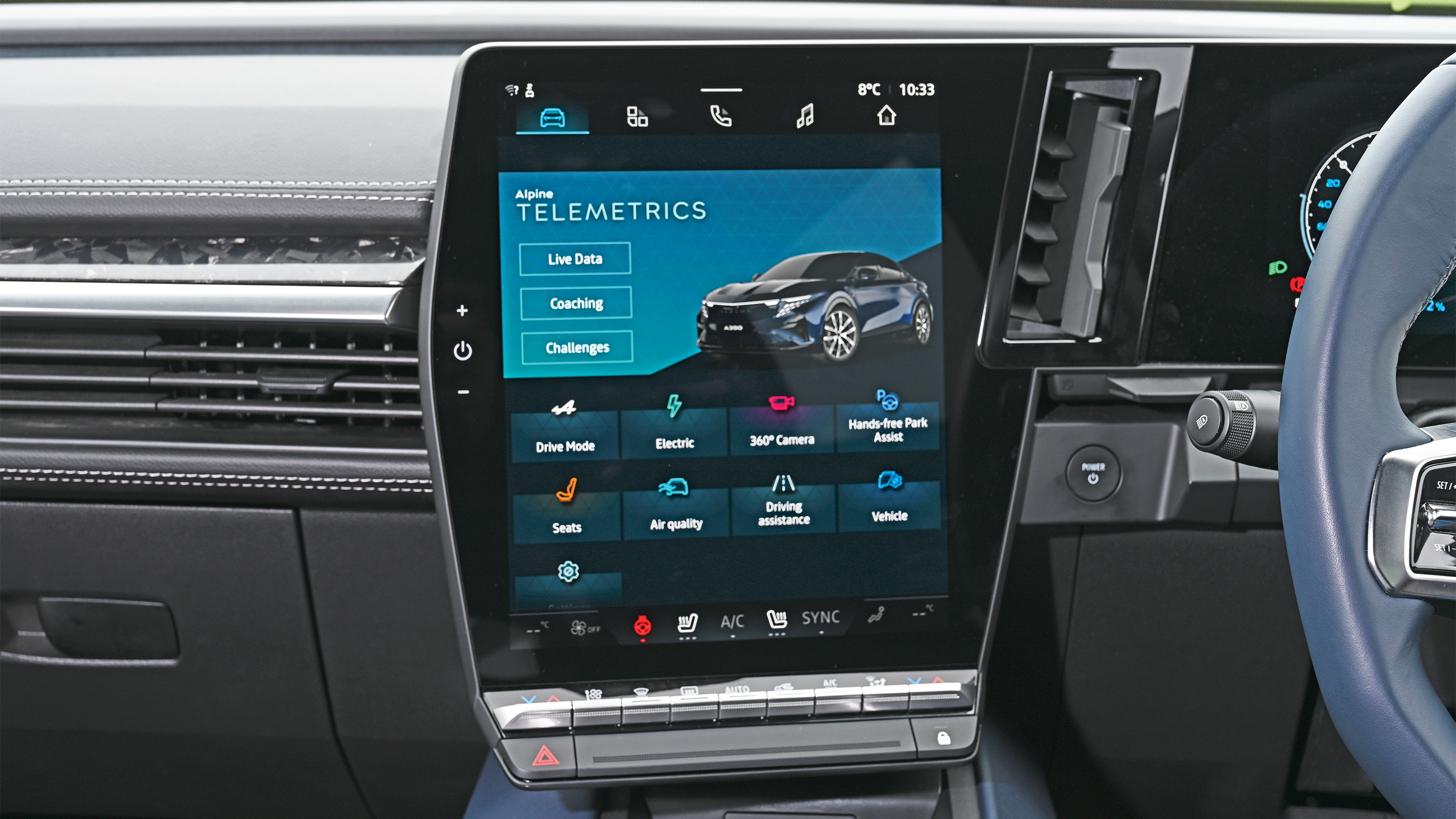 Alpine A390 - infotainment