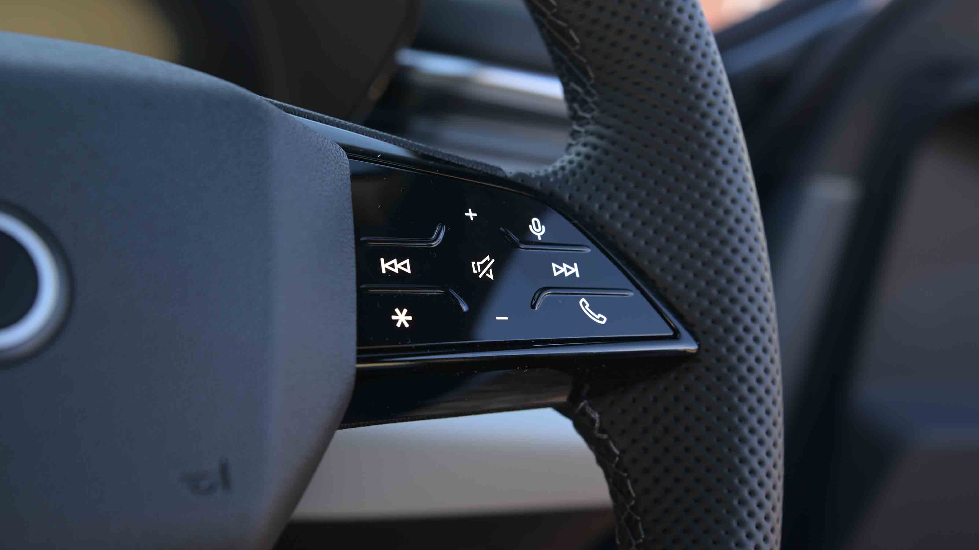 Audi A5 Avant - haptic steering wheel controls