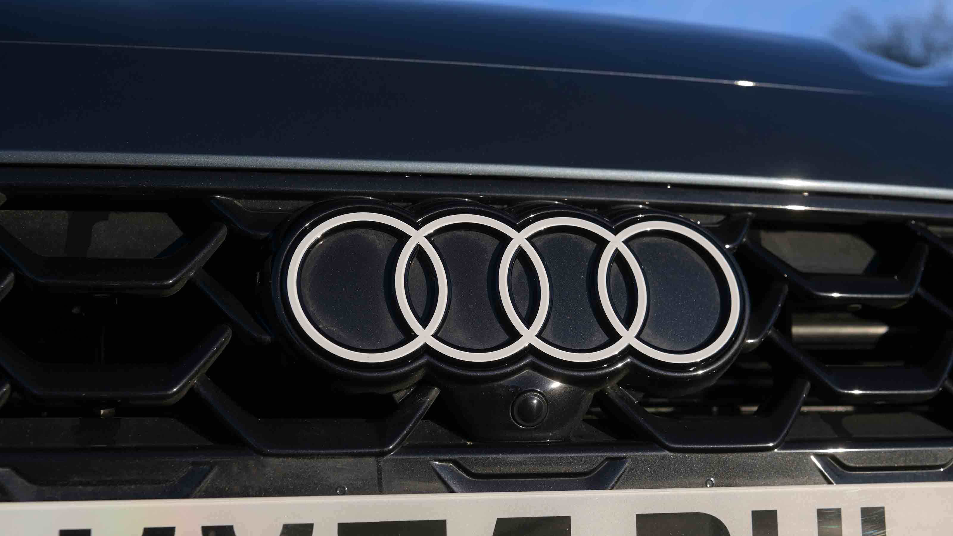 Audi A5 Avant - grille Audi logo
