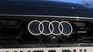 Audi A5 Avant - grille Audi logo