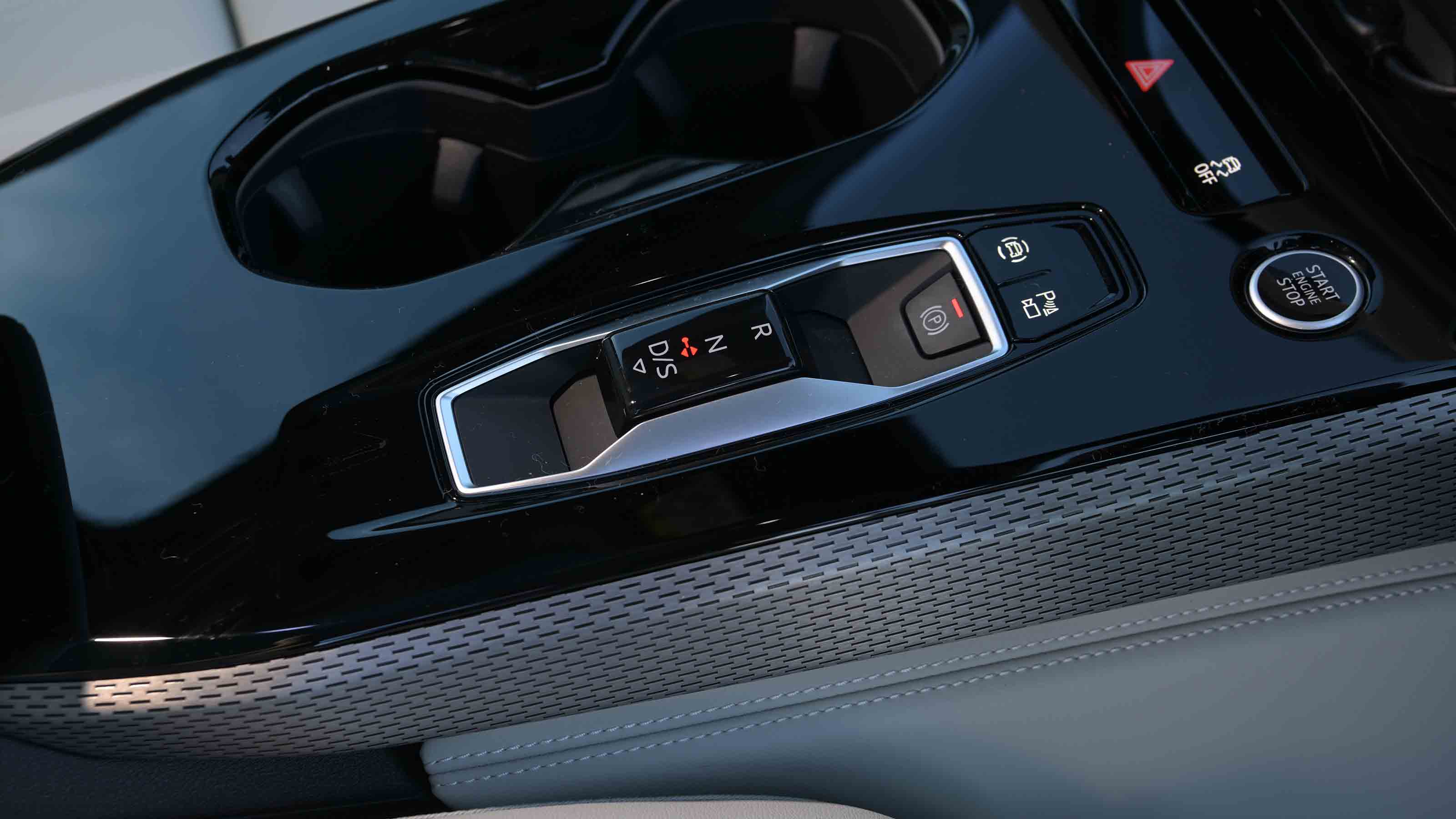 Audi A5 Avant - gear selector detail