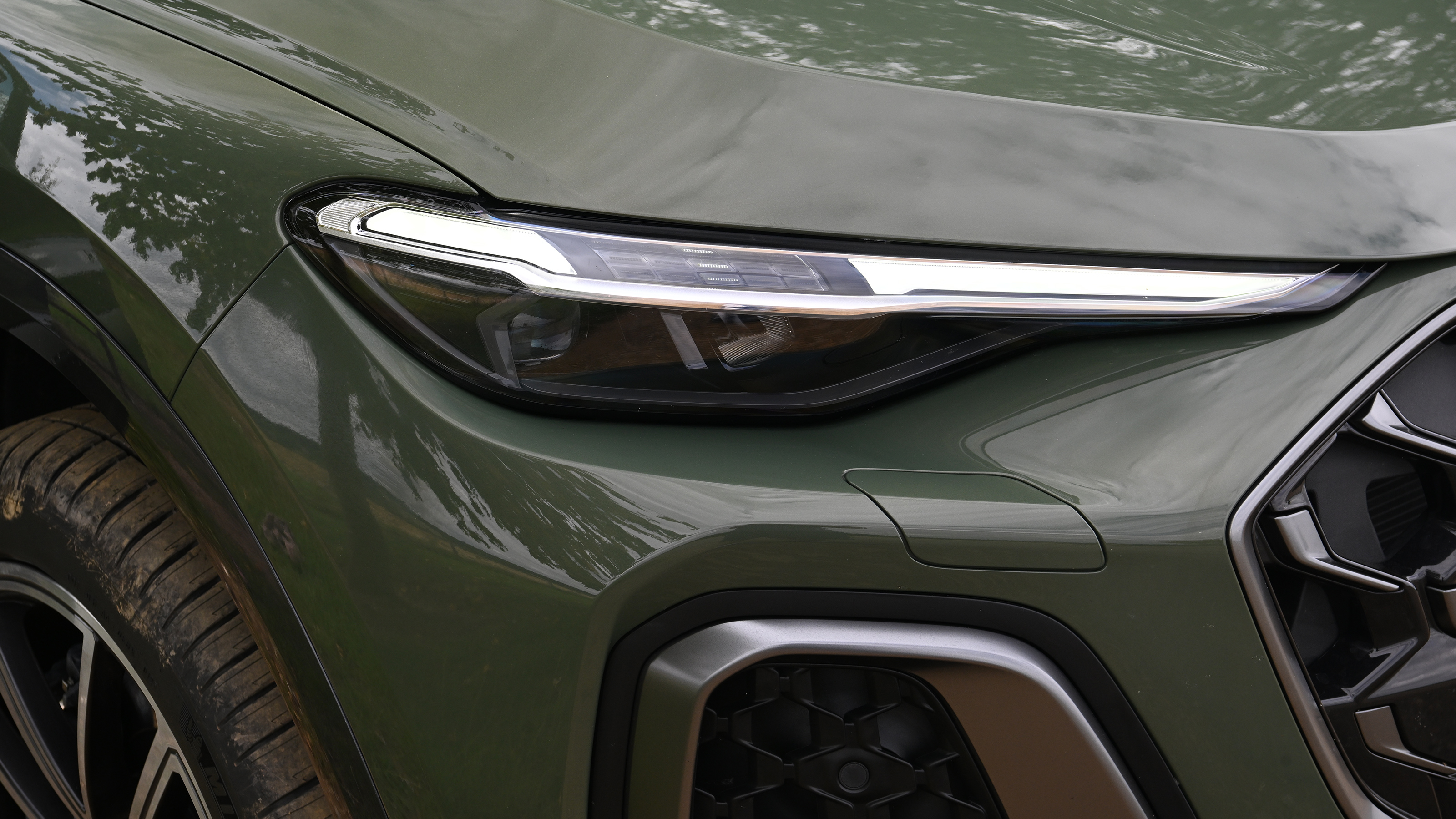 Audi Q5 - headlight